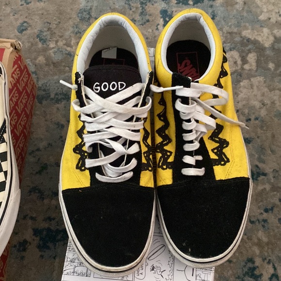 Vans - Picture 2 of 2